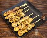 若鶏焼き鳥6種盛り たれ もも・ねぎ間・ももにんにく・皮・ぼんじり・つくね（丼デリ成増店）