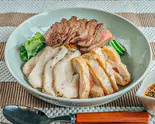【ローストビーフのせ】カオマンガイ(もも肉＆むね肉) [Roast Beef] Khaomangai(thigh ＆ breast)（高たんぱく・糖質制限カオマンガイ 東京鶏飯食堂 国分町2丁目店）