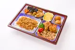まごころわくわく弁当(鶏そぼろのせ)（キッチン まごころ(副菜が変更する場合があり)）
