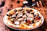 キノコとトリュフのピザ(イタリアン&ビアガーデン アモーレ 田町店)