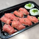 極み肉寿司 10貫 (豚ロース生ハムサラダ付き)（一途 埼玉七里店）