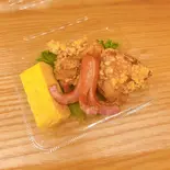 おかずセット(唐揚げ2つ、ウィンナー、だし巻きたまご)（おにぎり専門店 COROL博多美野島店）