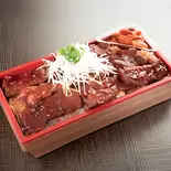 限定牛ハラミ丼 Limited Beef Skirt Steak Rice Bowl（おぼや元町店）