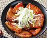 【ねぎのせ】豚丼（ネパールキッチンSAKURA）