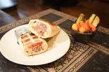 グリルビーフコフタサンド(タヒニソース)（Egyptian Restaurant GRAND PYRAMID Halal Food）