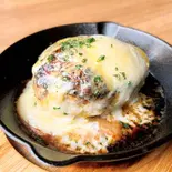 【当店人気No.2】 スモークチェダーチーズハンバーグ（MASUYA MEAT＆CRAFT BEER）