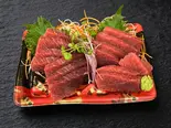 【期間限定大間マグロ刺身】盛り合わせ / Assorted Oma Bluefin Tuna Sashimi（【海鮮丼×焼肉弁当】よろず屋）