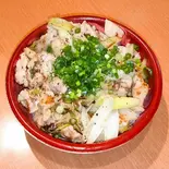 鶏肉のねぎ塩丼 Salted Welsh Onion Bowl（鳥八 下丸子店）
