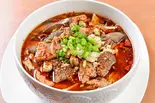 四川風のホルモン・鴨の血・センマイなどのピリ辛煮込み【毛血旺】（川覇王）