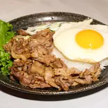豚肉ガーリックフライ（お好み焼き ふきのとう/タイ料理 サバイサバイ）