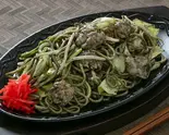ホルモン炭塩焼きそば（なにわホルモン 栄店）
