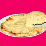 チーズナン ( cheese nan )（インドネパールレストランCHANDRAMA）