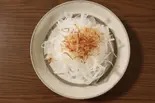 新玉ねぎのオニオンスライス（【国産鶏使用】 姫路やきとり-鳥笑-）