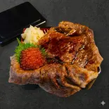 大判和牛2枚:【上】特選和牛二枚重ね(いくら添え)(富安 和食丼ぶり 住吉大社店)
