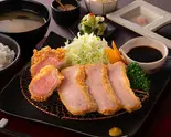 【ありそうでなかった】豚トロかつ&フィレブリアン (1枚) 弁当(こだわりとんかつ 神楽 墨田)