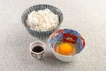 出汁醤油TKG（肉汁うどん 麦とろ 柳）