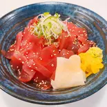 胡麻まぐろサラダ丼（まぐろ屋 炭太郎）