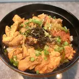 ニンニク醤油の鶏丼（鶏丼の伊藤商店）