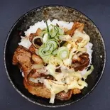 豚バラチーズ丼（かすが堂）