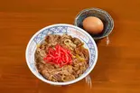 黒毛和牛の特選牛丼と卵のセット（すき焼きと旬の食材北新地中たに）