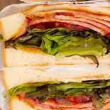 B.L.T サンド（Toaster Bread Cafe＆Champagne Bar）