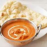 チキンカレーとナン（インド料理ウッタム）