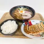 ラーメンと餃子と(小)ごはんのセット（町中華つる平）