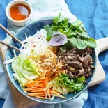 ベトナムの南部ブンボー( bún bò nam bộ )（SHINSEKAIYAKINIKU）