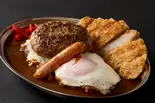 漢の4種デカ盛りカレー(ロースカツ＆チョリソー＆目玉焼き＆ハンバーグ) MEGA Curry（【メガMAX＆男飯】漢のカツカレー 亀有店）