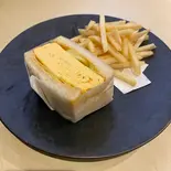 名物だし巻きサンド＆ポテトフライセット（居酒屋鮮道こんび）
