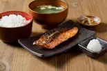 サーモン西京漬け定食（しんぱち食堂 北千住店）