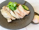 (ももとむね両盛)温玉盛りカオマンガイ/(momo et momo-bum) Khao mangai avec œuf chaud(ガパオライス 【パットガパオムーサップ ターペ TOKYO】&カオマンガイ 錦糸町店/GAPAORAISU PATTOGAPAOMUSAPPUTAPE)