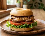 ジャマイカのソウルフード！ジャークチキンベーグルバーガー Jerk Chicken Bagle Burger（【ニューヨーカーズベーグル】BB Monster）