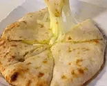 チーズナン Cheese nan（エベレスト・ロティー・カフェ）