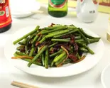 ニンニクの芽と牛肉の細切り炒め Garlic Sprout and Beef Stir-Fry(中華 芳園)