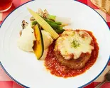 国産牛100%ハンバーグステーキ(チーズたっぷりの自家製トマトソース)（ふれんち食堂UMEYA）