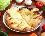 (当店人気NO.3) ガーリックチーズナン Garlic Cheese Naan（インド料理 Himal）