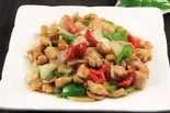 鶏肉とカシューナッツ炒め（中華料理 玉蘭春）