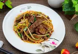 ニラレバ（中華料理 玉蘭春）