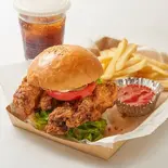 デラックスチキンフィレバーガーセット（ペリペリチキン＆チキンバーガー ファイヤーチキン本郷三丁目店）