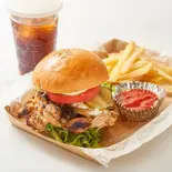 デラックスペリペリチキンバーガーセット（ペリペリチキン＆チキンバーガー ファイヤーチキン本郷三丁目店）
