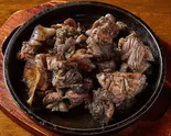 地鶏もも塩炭火焼(210g) Salted Charcoal Grilled Free-Range Chicken Thigh Meat (210g)（宮崎地鶏と鍋の酒処 じどりーにょ）