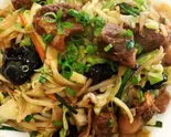牛バラ肉焼き刀削麺(牛腩炒刀削麺)（中華居酒屋 暉記）