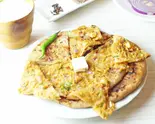 ジヤガイモパラタ(ヨーグルト付き)Aloo Parata आलू पराठा घर का बना दही के साथ（ビリヤニ ダバ(BHARATI DARJEELING)）