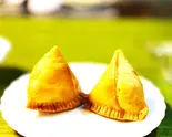 サモサ(2個) Samosa (2 Piece)（ビリヤニ ダバ(BHARATI DARJEELING)）