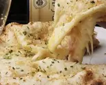 【ニンニクましまし】ガーリックチーズナン/Garlic Cheese Nan（インドネパール料理 アジアンダイニング ロータス）