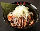 炙りとん黒油そば 特盛 2.5玉 Roast Pork Fillet Black Oil Soba（油そば春日亭 仙台店）