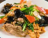 豚肉と木耳、たまこ炒め（135酒場）