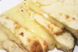 チーズナン(Cheese Naan)（NAMASTE LUMBINI ASIAN DINING BHANSA GHAR）