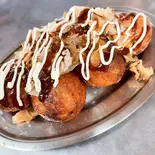 八ちゃん堂の揚げたこ焼き（宮原元気酒場もつ焼きエビちゃん）